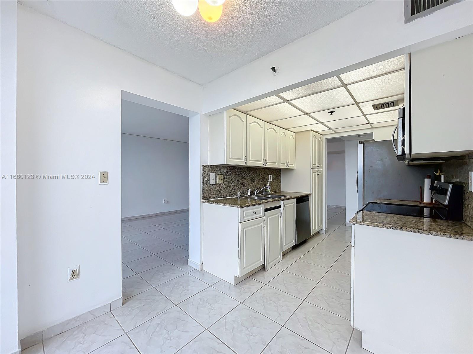 210 174th St #811, Sunny Isles Beach, Florida image 20