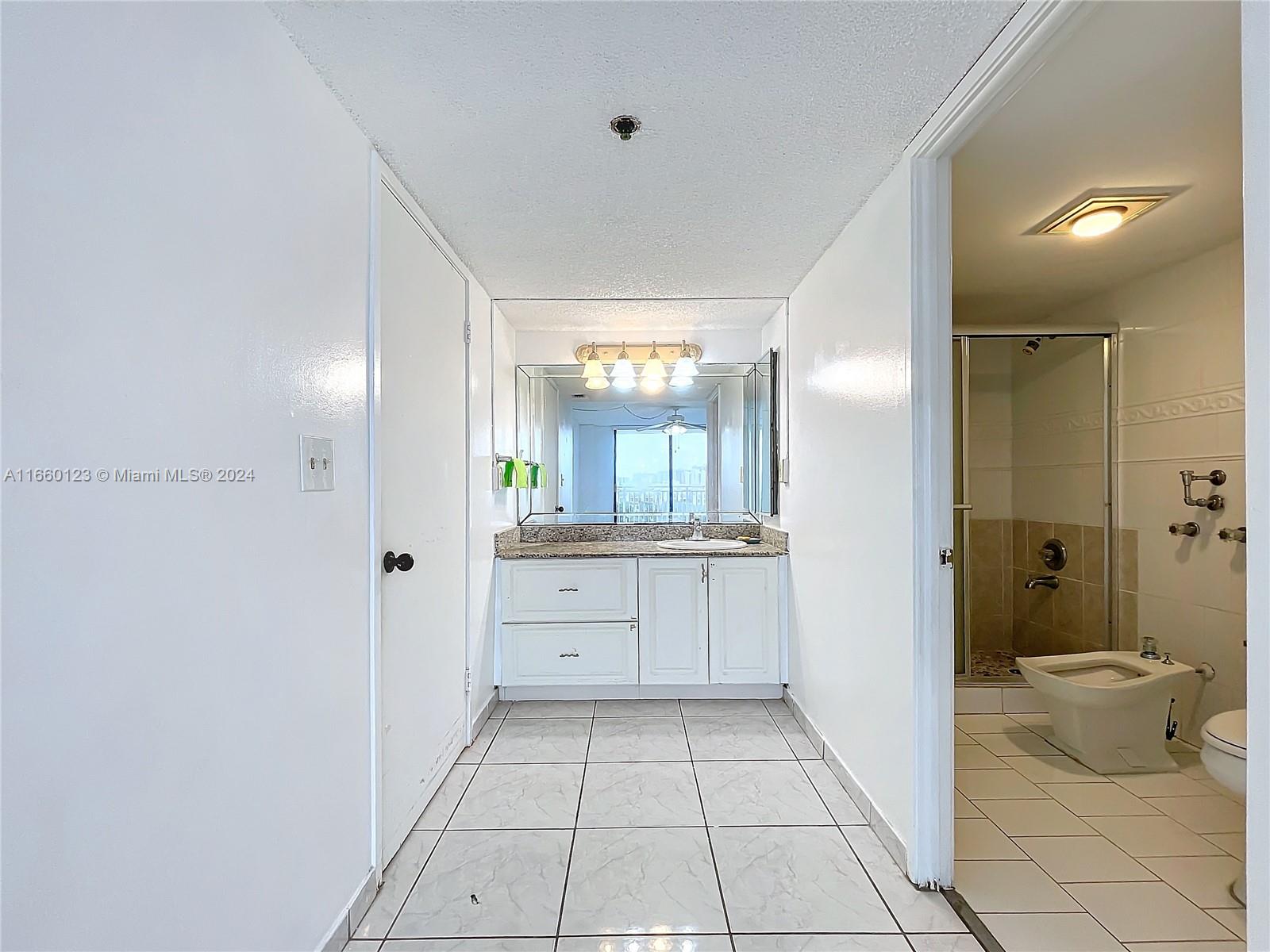 210 174th St #811, Sunny Isles Beach, Florida image 28