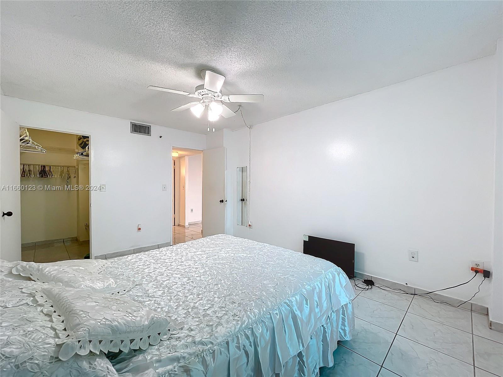 210 174th St #811, Sunny Isles Beach, Florida image 32