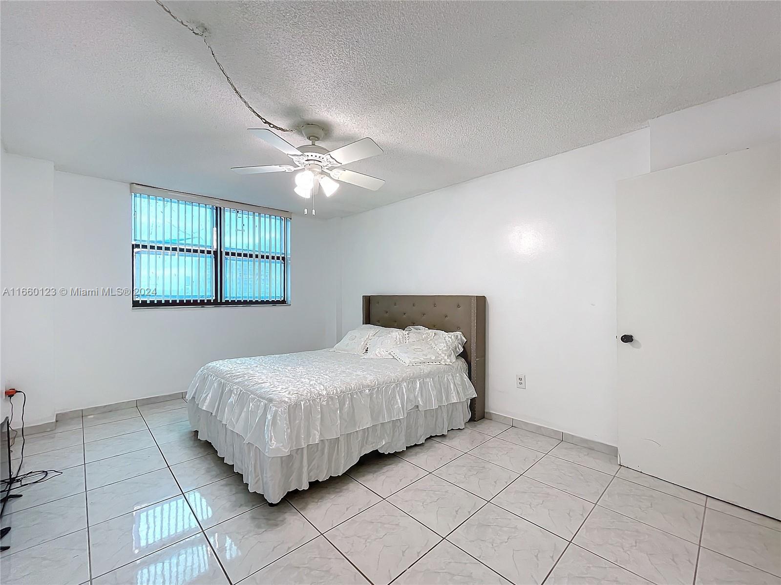 210 174th St #811, Sunny Isles Beach, Florida image 35