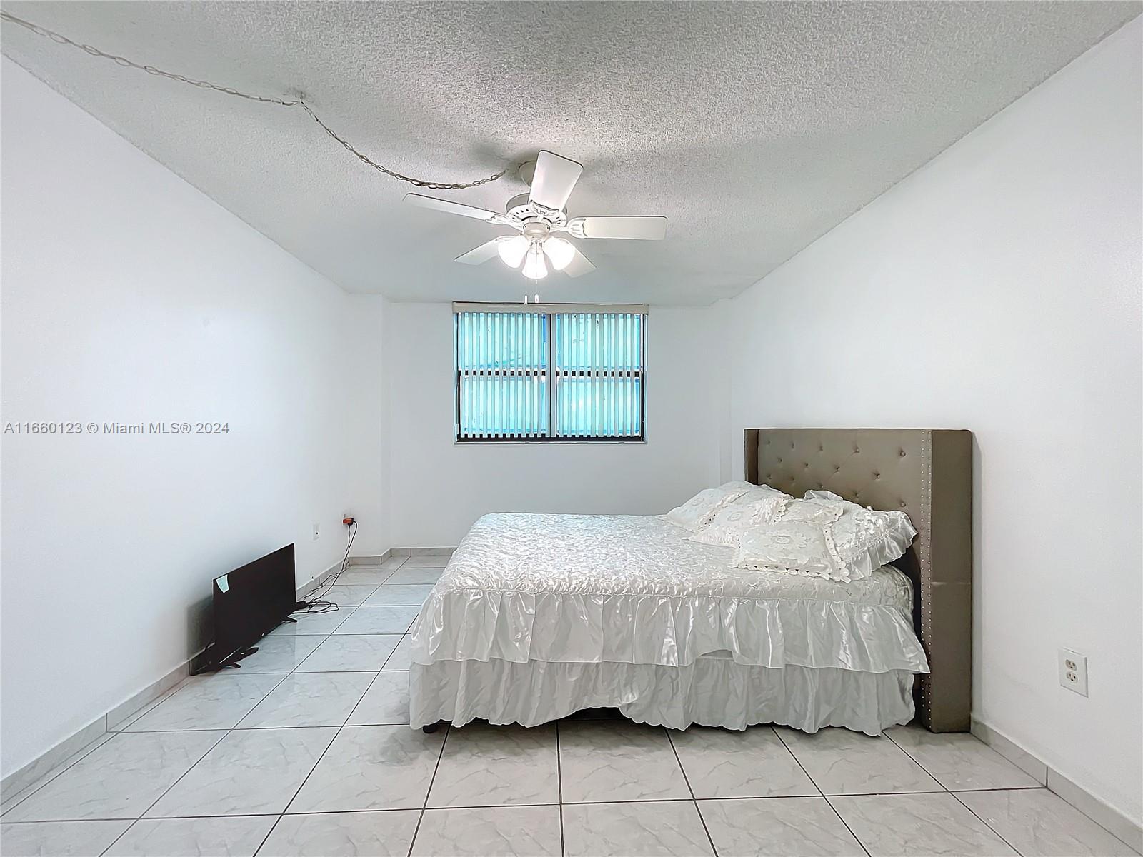 210 174th St #811, Sunny Isles Beach, Florida image 36