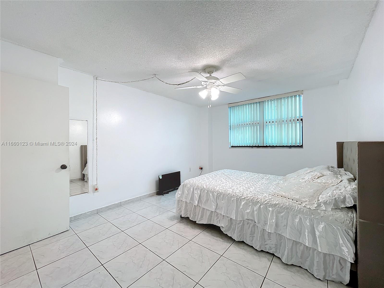 210 174th St #811, Sunny Isles Beach, Florida image 37