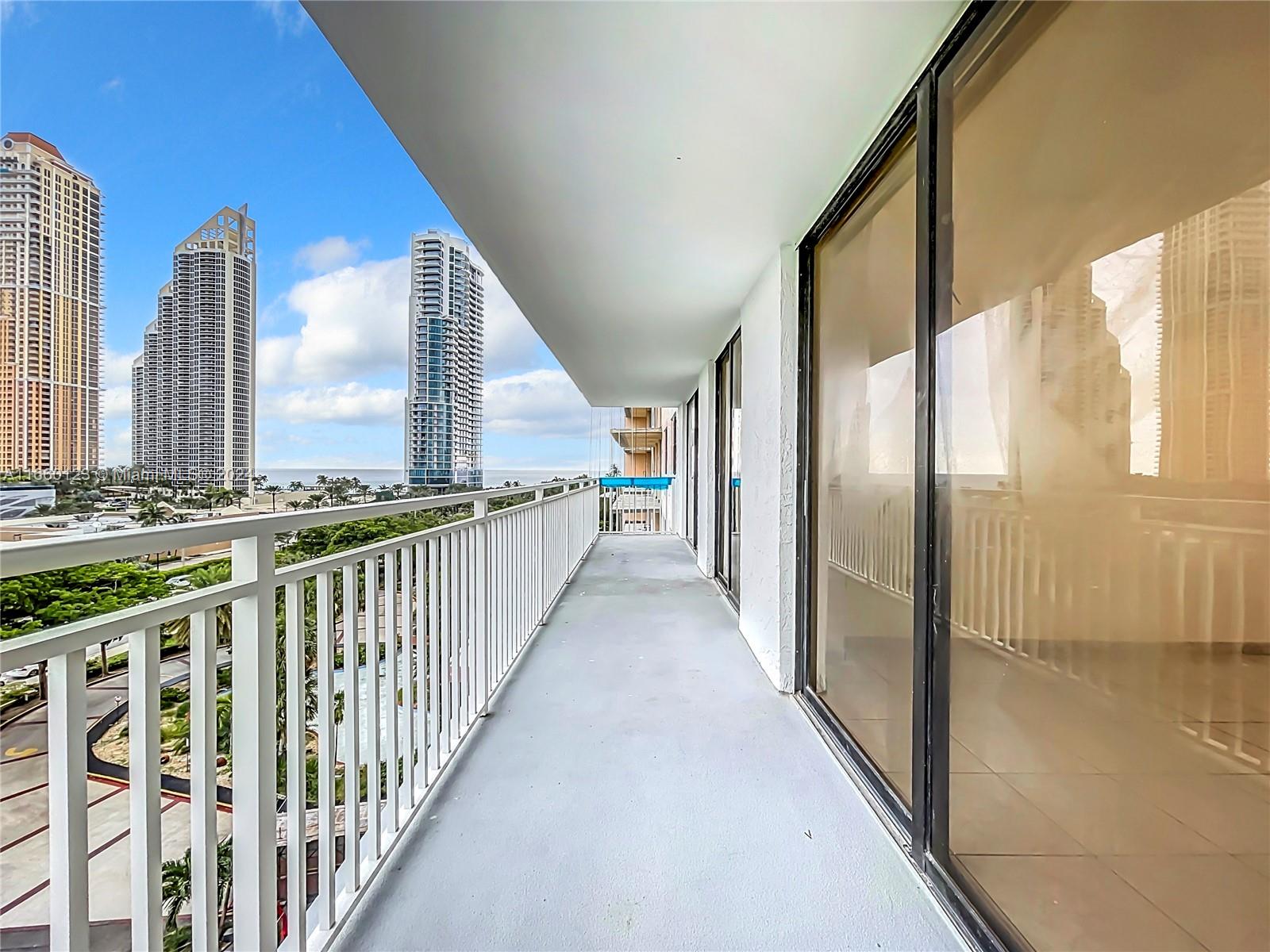 210 174th St #811, Sunny Isles Beach, Florida image 44