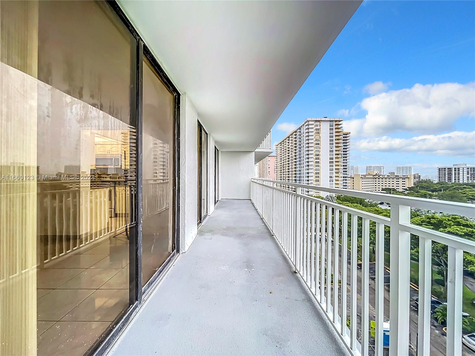 210 174th St #811, Sunny Isles Beach, Florida image 6