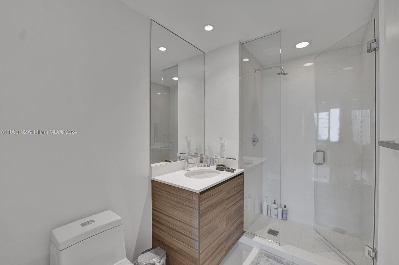 121 NE 34th St #1908, Miami FL 33137