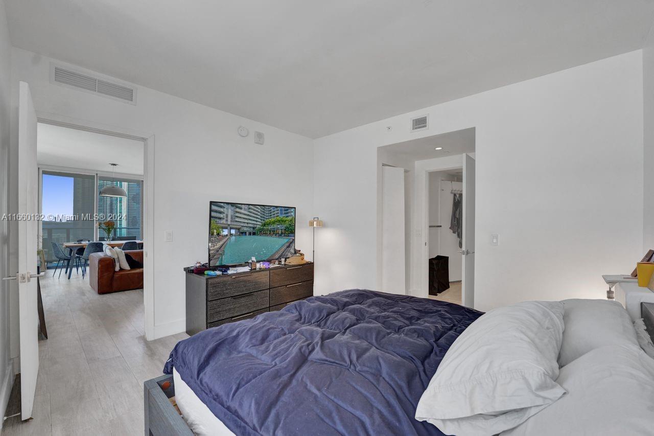 121 NE 34th St #1908, Miami FL 33137