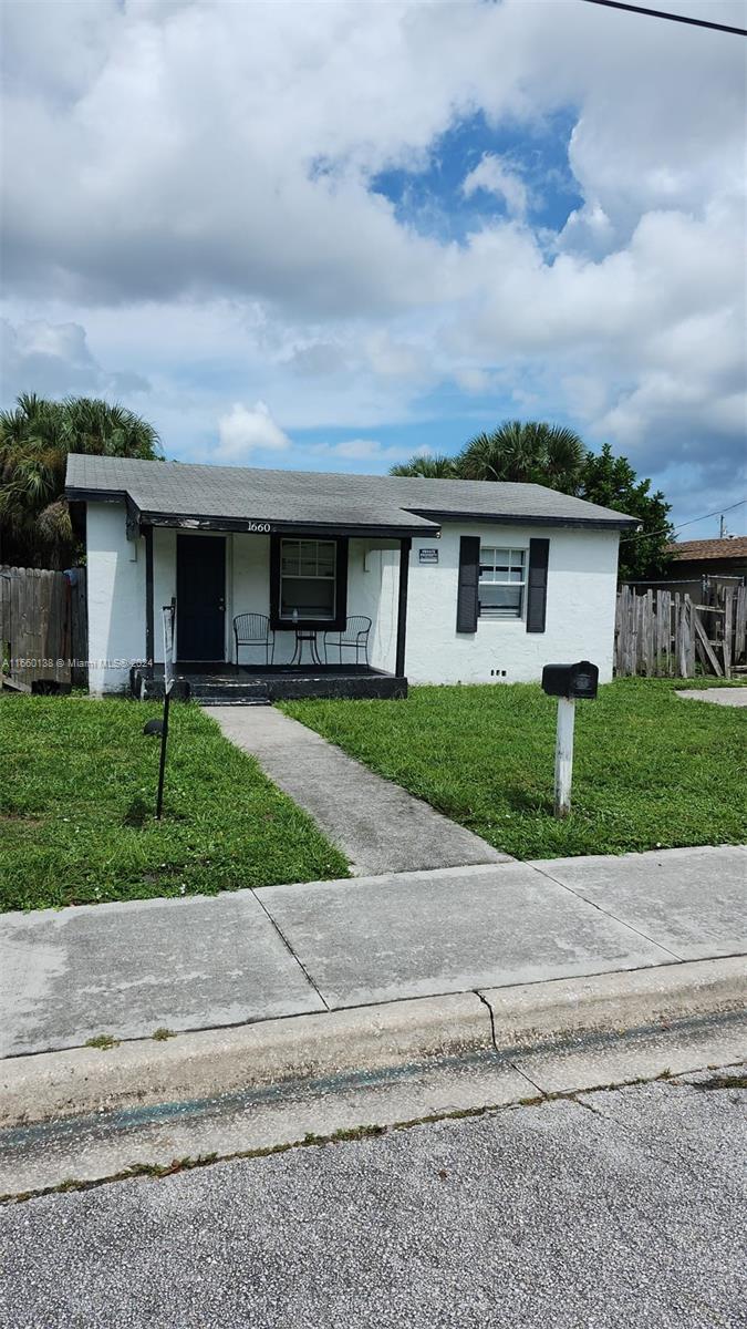 1660 W 26th St, Riviera Beach, Florida image 3