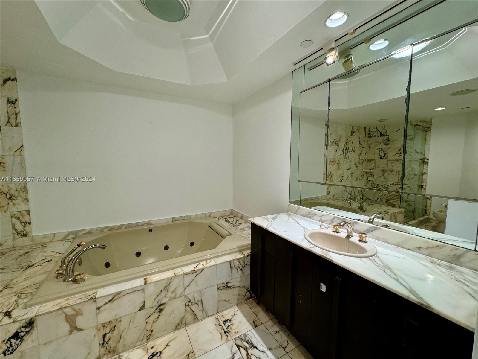 3700 Island Blvd #C-202, Aventura, Florida image 16