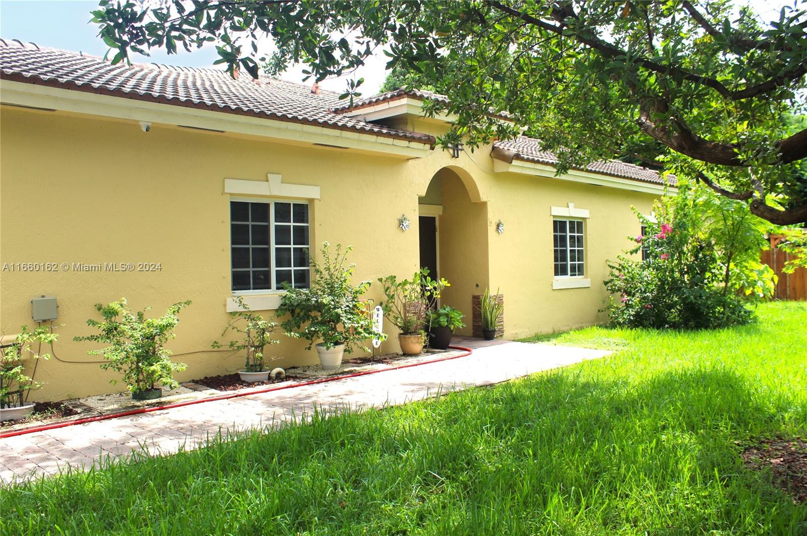 1209 NE 32nd Ave, Homestead, Florida image 3