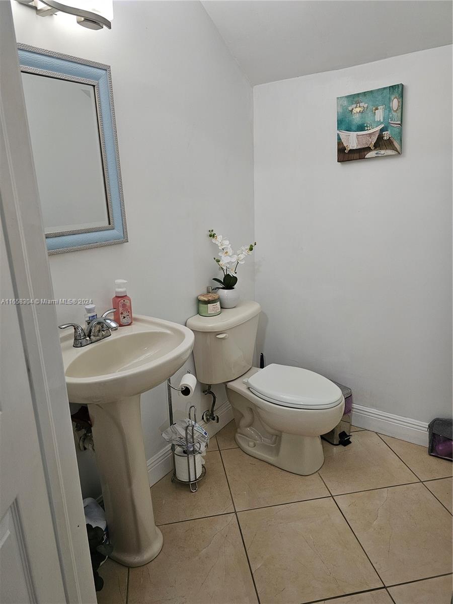 5986 SW 8 St #4, West Miami, Florida image 2