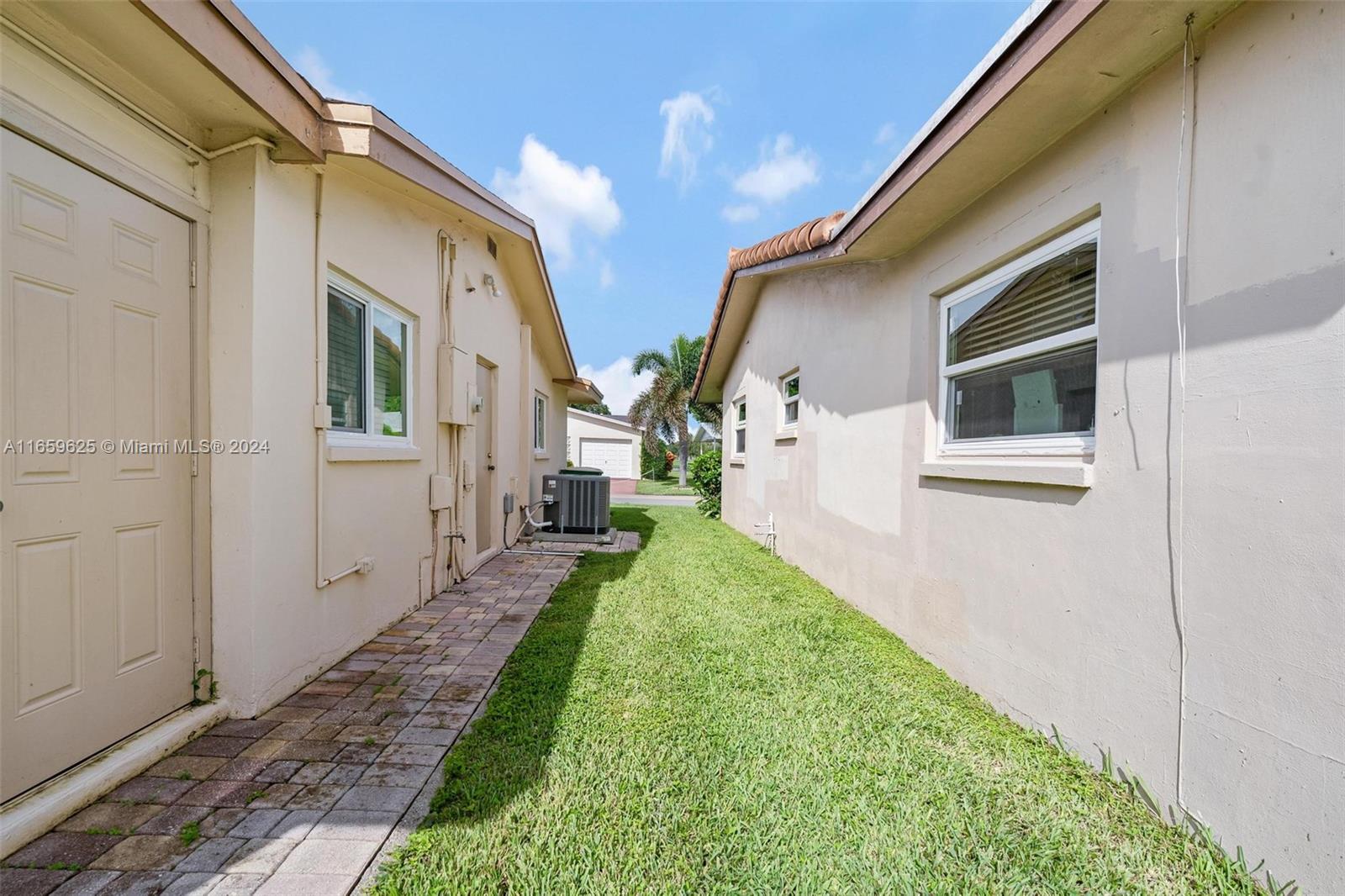 4508 NW 43rd Ter, Tamarac, Florida image 28