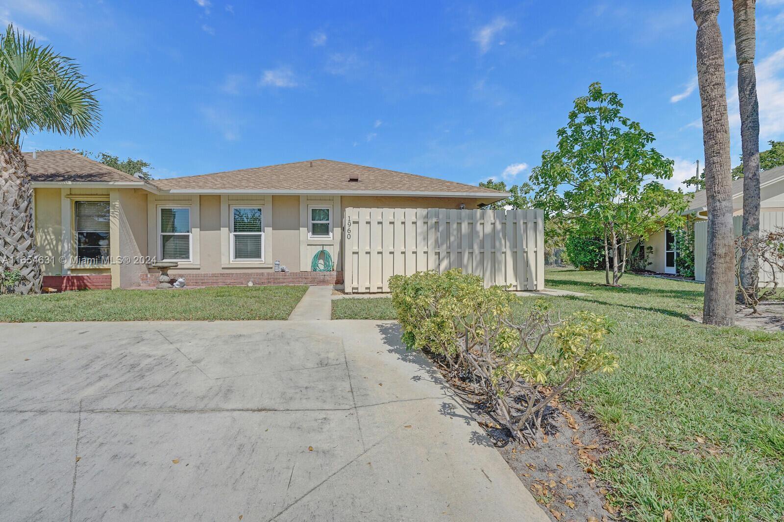 1960 SE 1st Cir #4B, Boynton Beach, Florida image 2