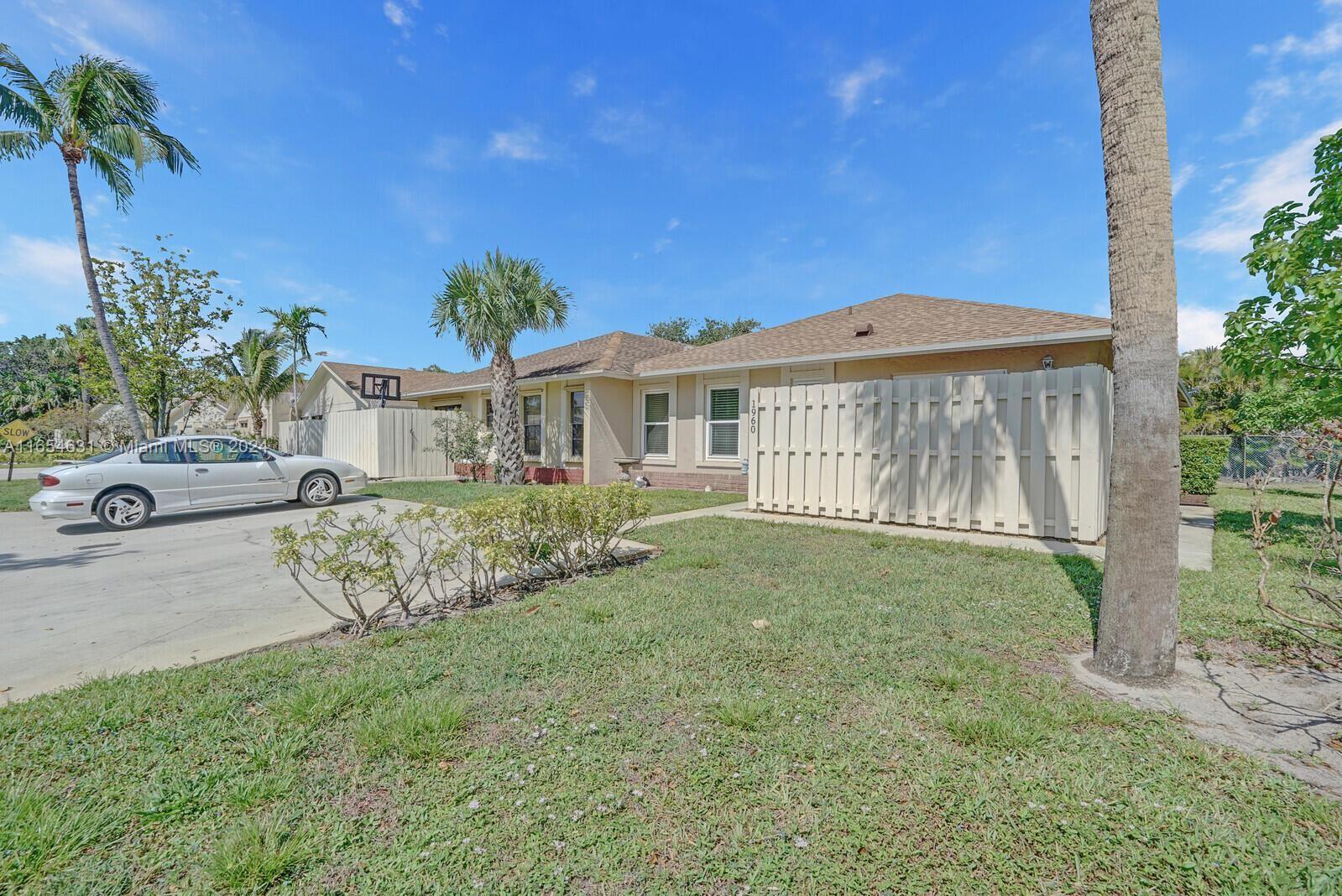 1960 SE 1st Cir #4B, Boynton Beach, Florida image 3