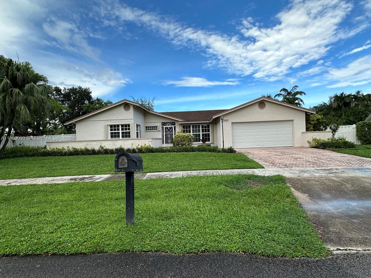 3800 Beach Way, Cooper City, Florida image 1