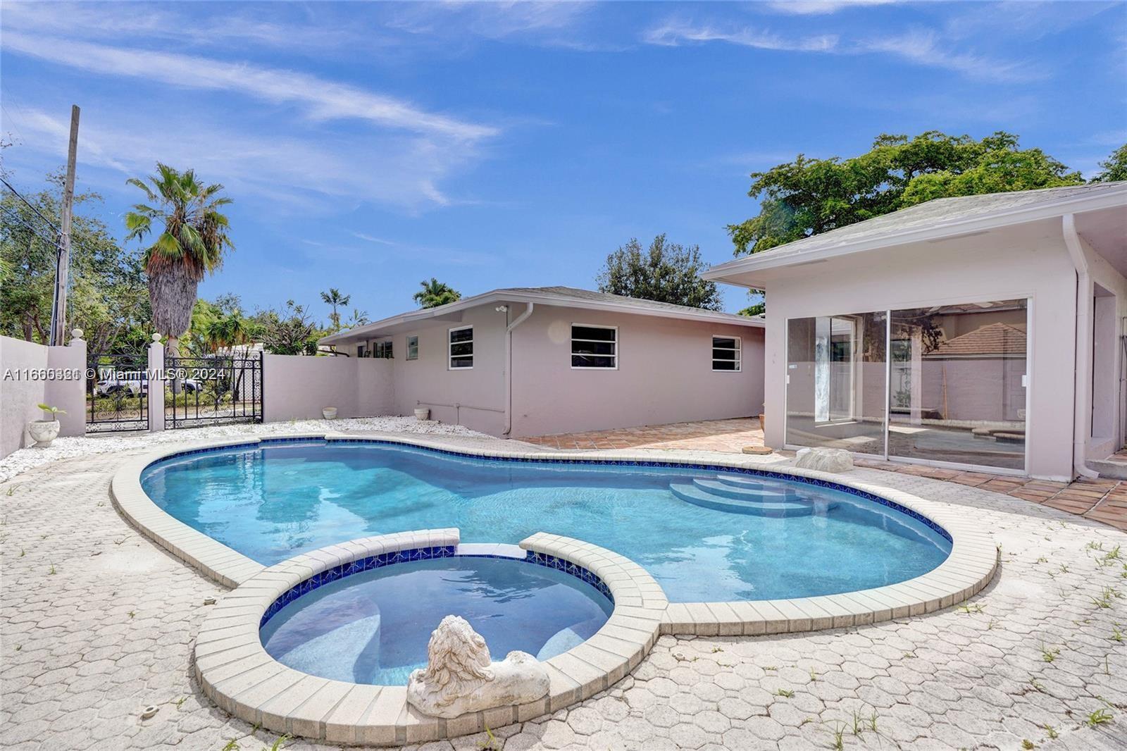 634 NE 20th St, Wilton Manors, Florida image 35