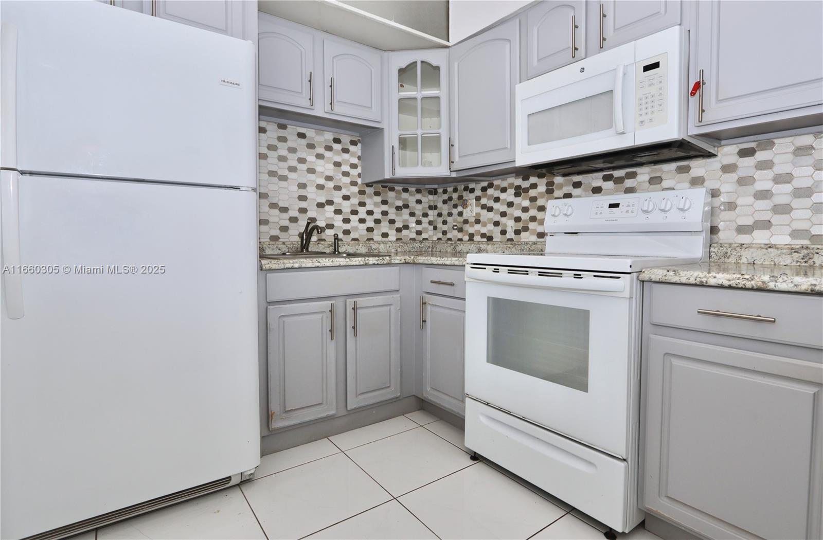 Listing Photo 8