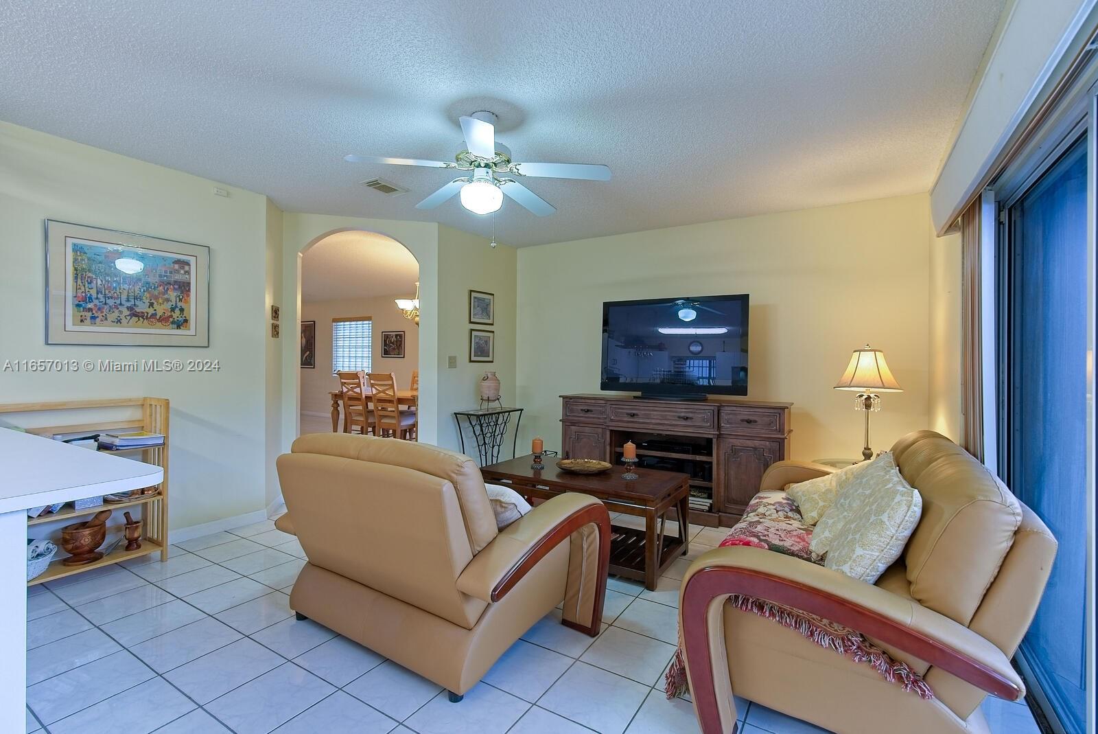 10360 SW 22nd St, Miami, Florida image 10