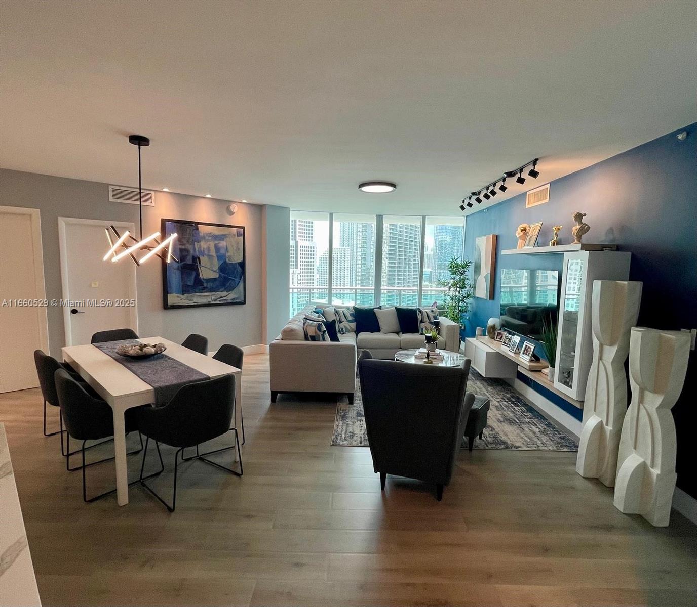 350 S Miami Ave #2902, Miami FL 33130