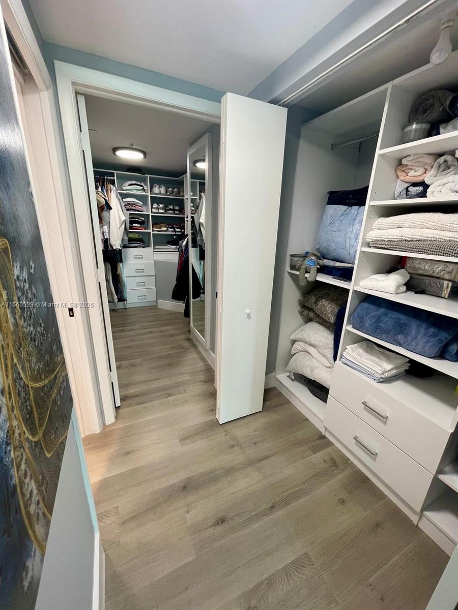350 S Miami Ave #2902, Miami FL 33130