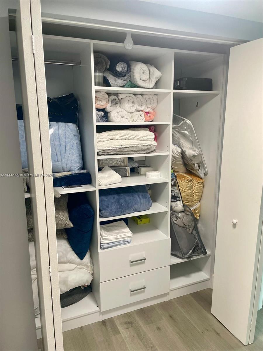 350 S Miami Ave #2902, Miami FL 33130