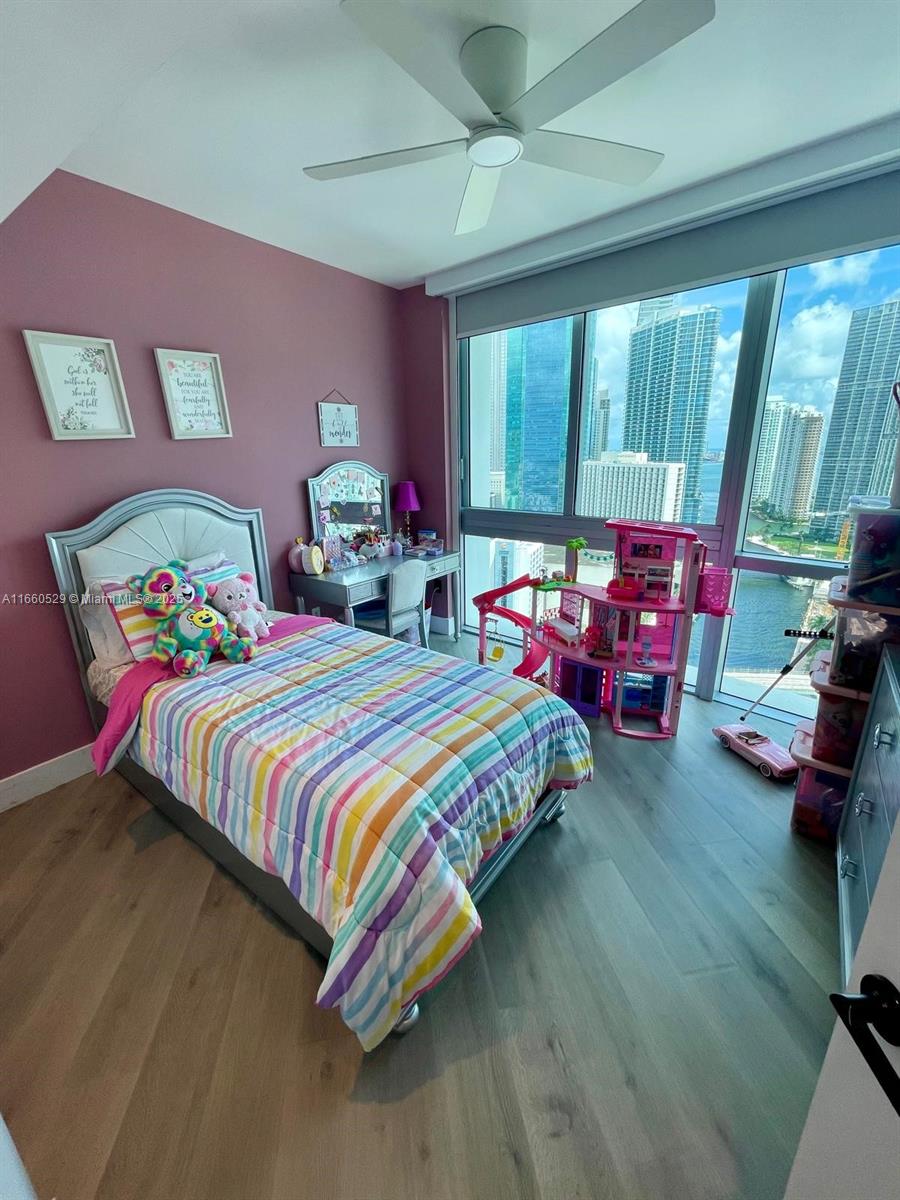 350 S Miami Ave #2902, Miami FL 33130