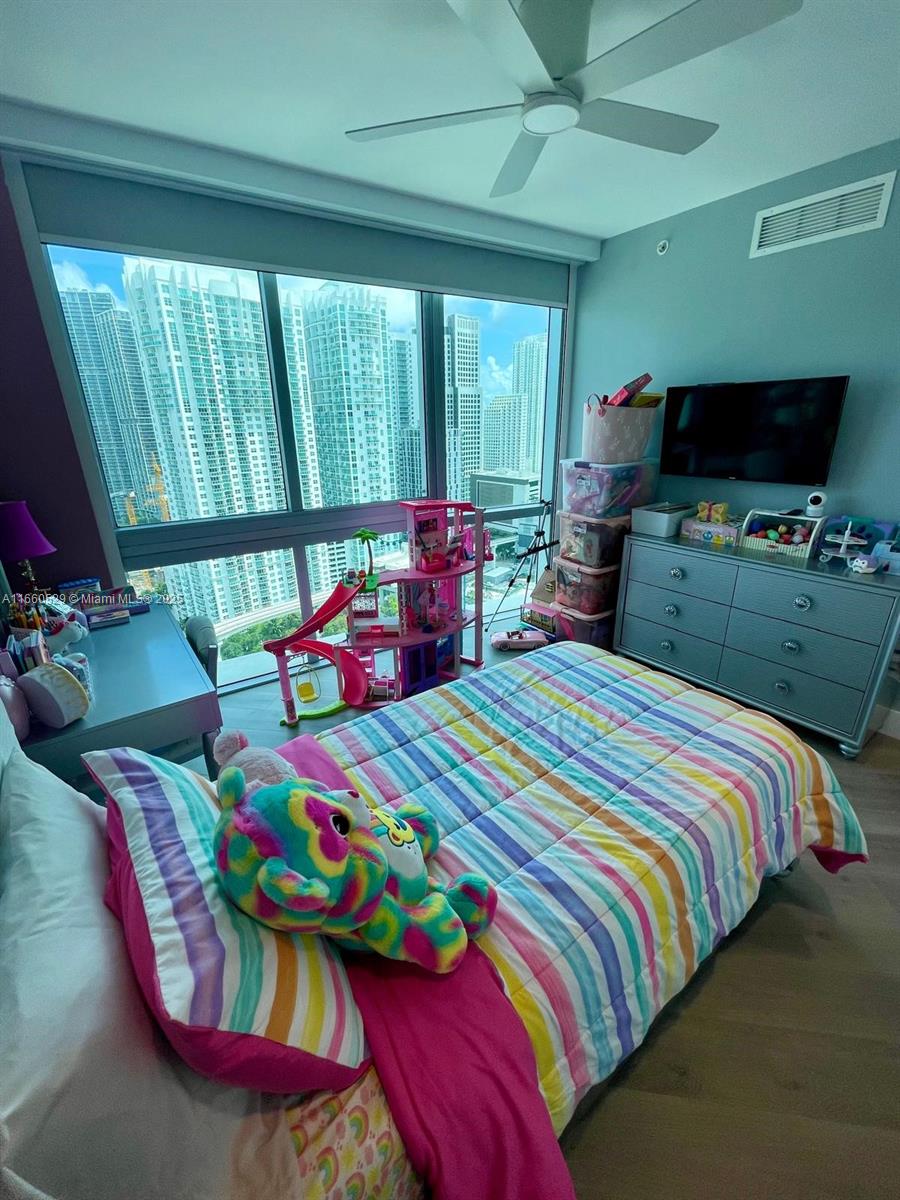 350 S Miami Ave #2902, Miami FL 33130