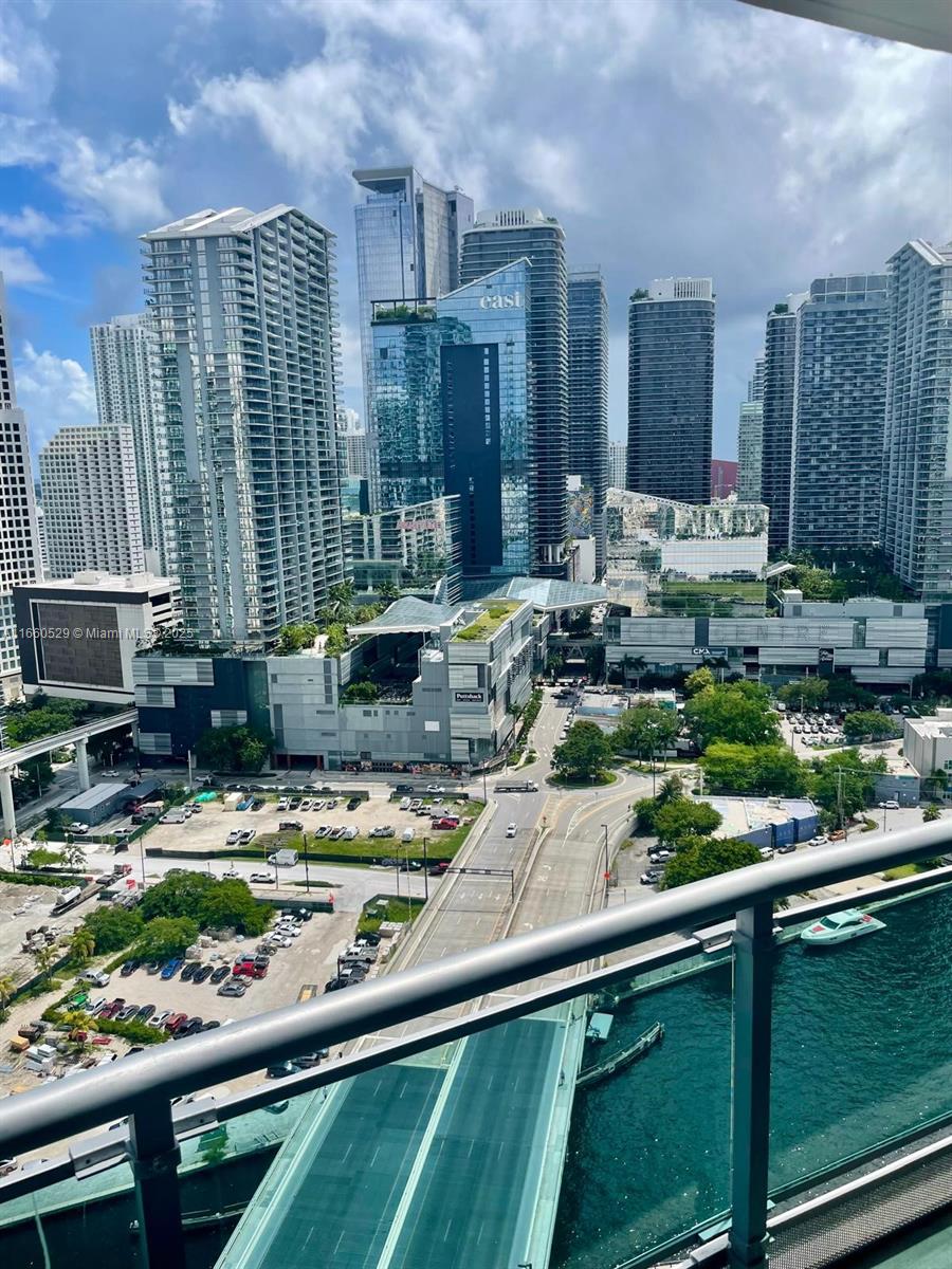 350 S Miami Ave #2902, Miami FL 33130