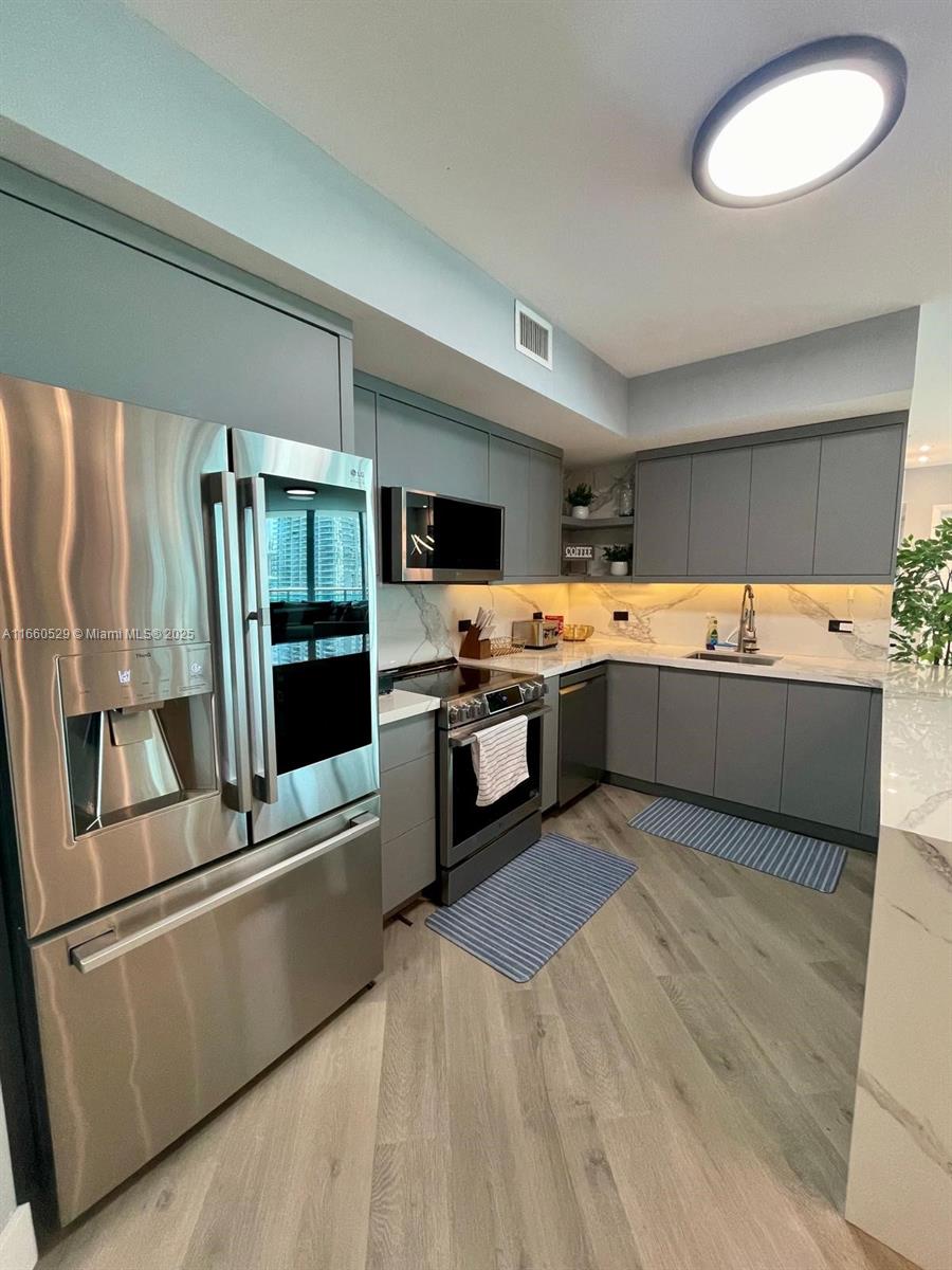 350 S Miami Ave #2902, Miami FL 33130