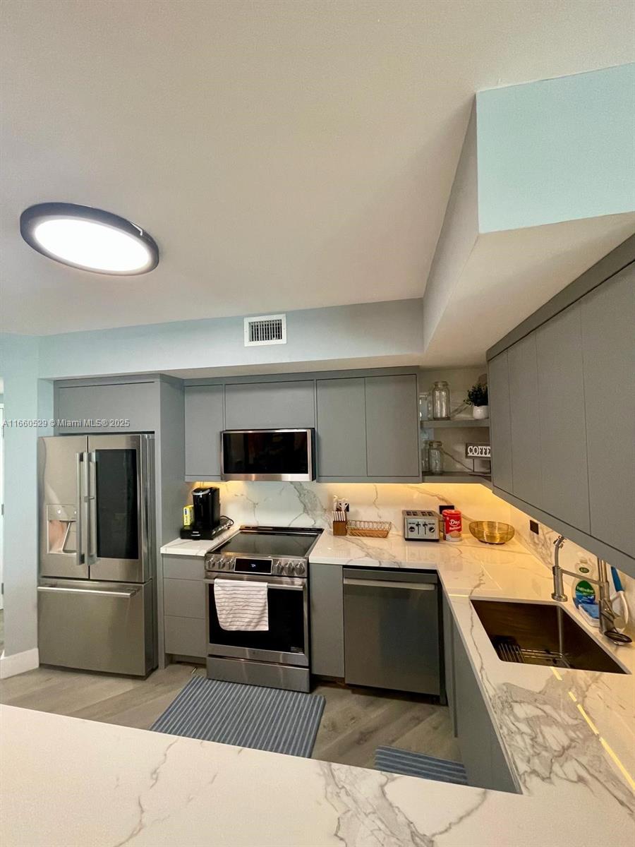350 S Miami Ave #2902, Miami FL 33130