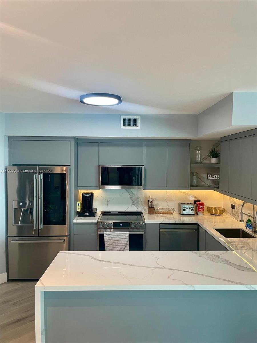 350 S Miami Ave #2902, Miami FL 33130