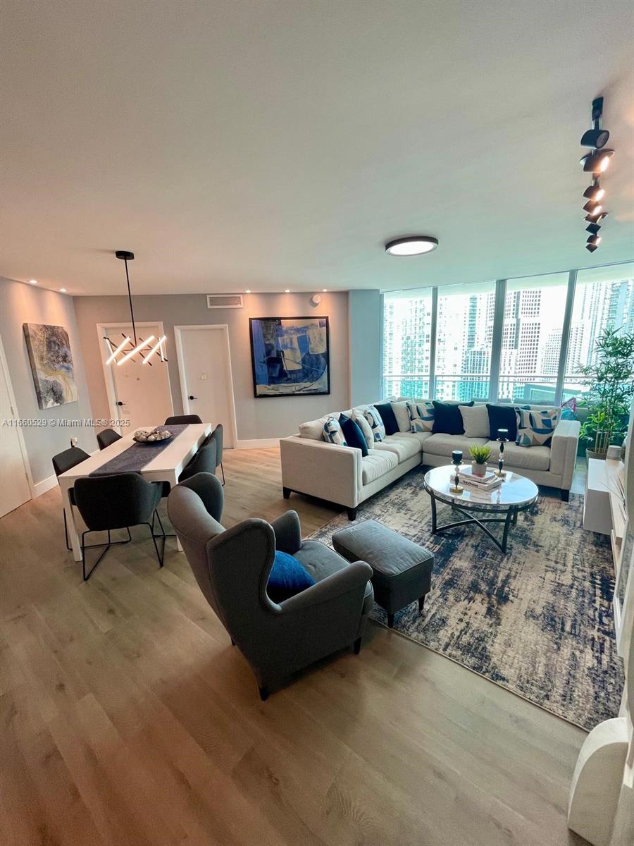 350 S Miami Ave #2902, Miami FL 33130