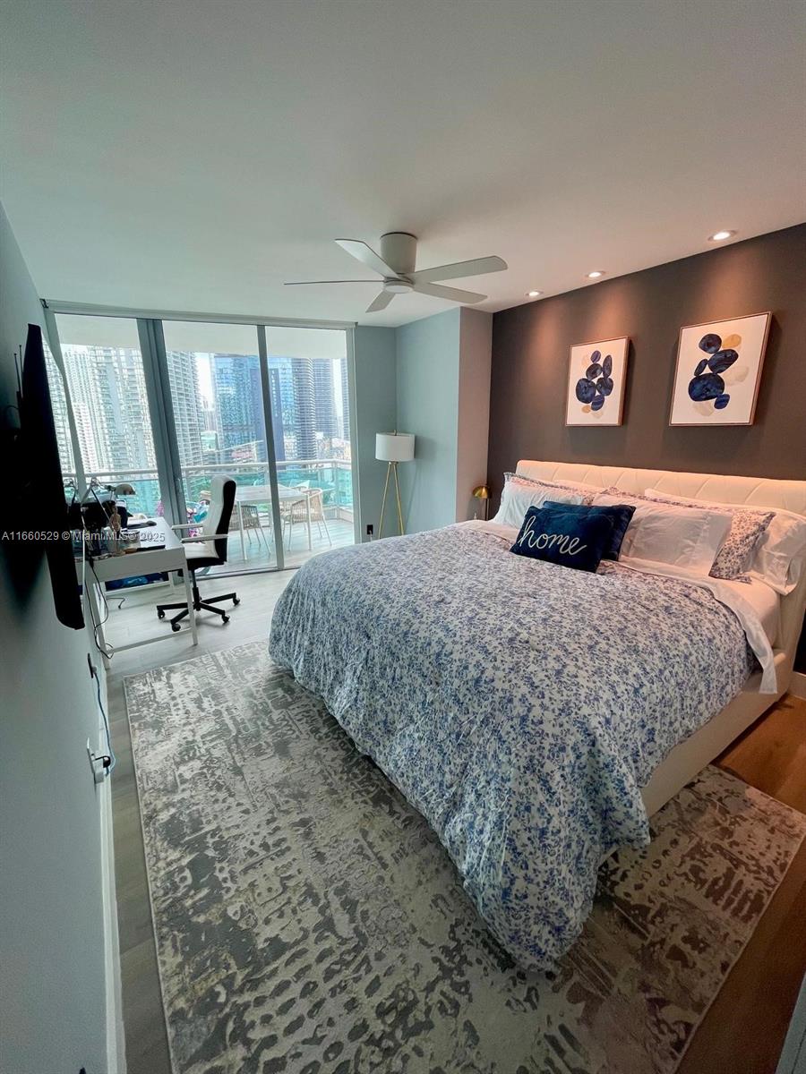 350 S Miami Ave #2902, Miami FL 33130