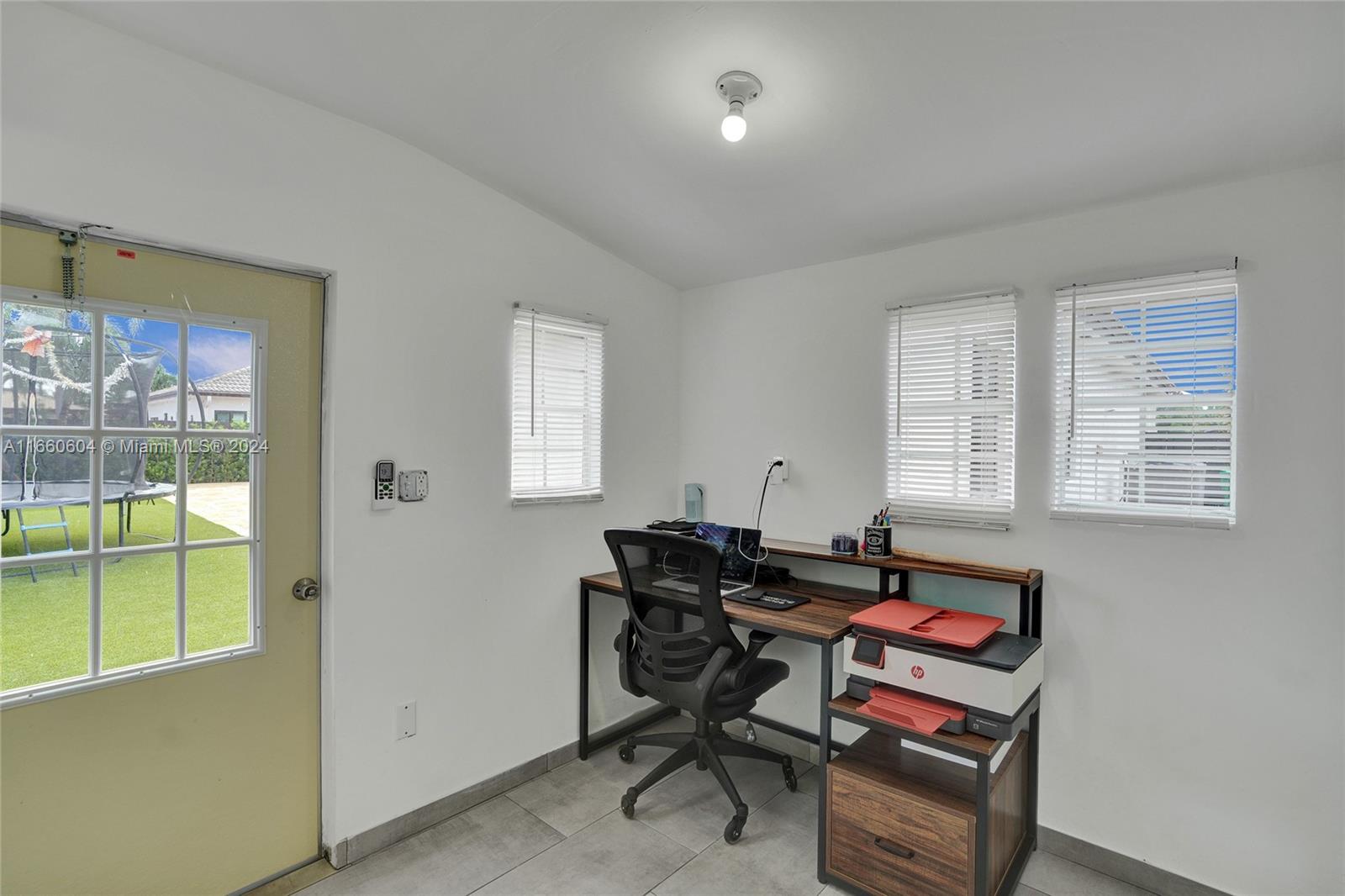 8843 NW 176th St, Hialeah, Florida image 44