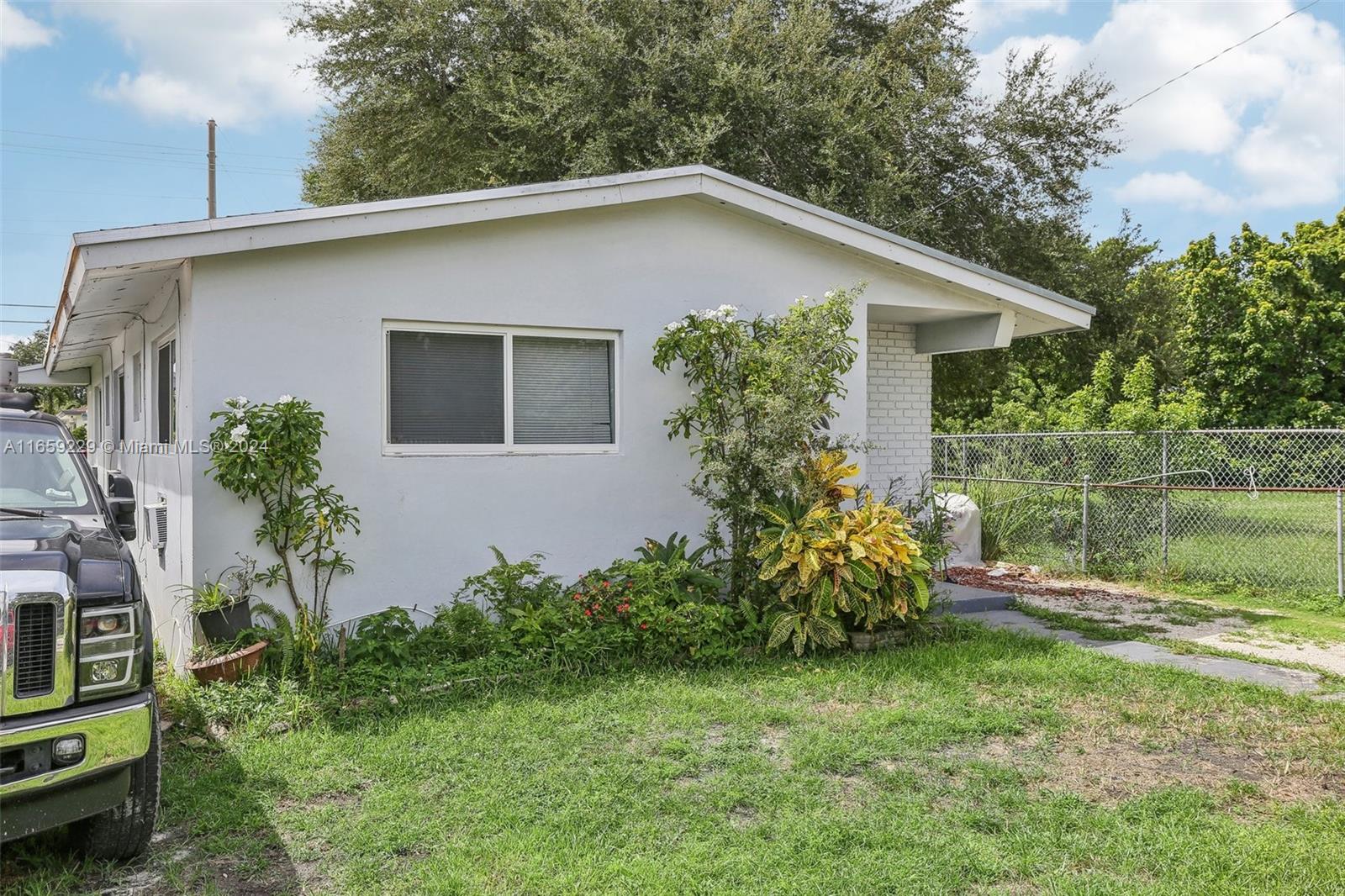 2406 NW 67th St, Miami, Florida image 3