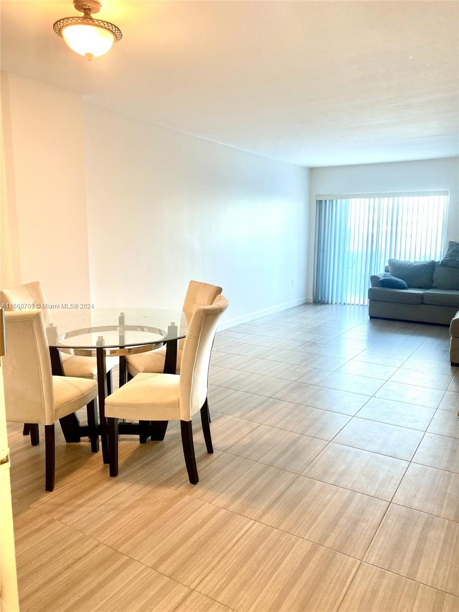 400 Kings Point Dr #327, Sunny Isles Beach, Florida image 6