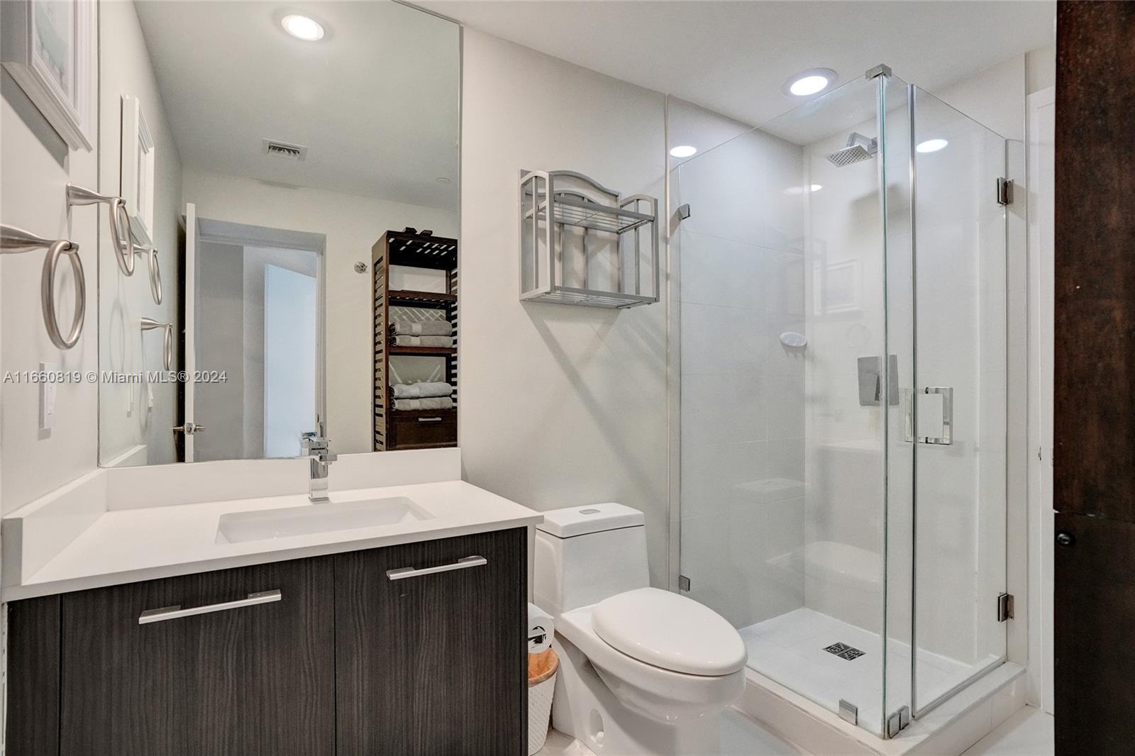 55 SW 9th St #2201, Miami FL 33130