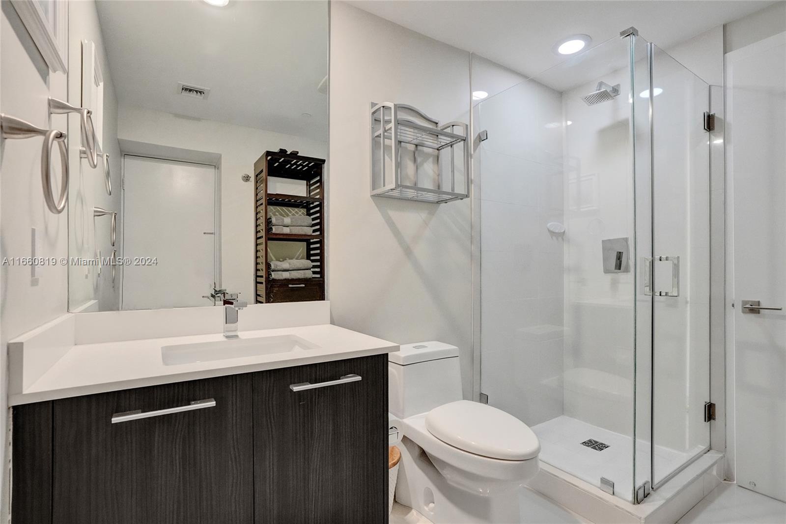 55 SW 9th St #2201, Miami FL 33130