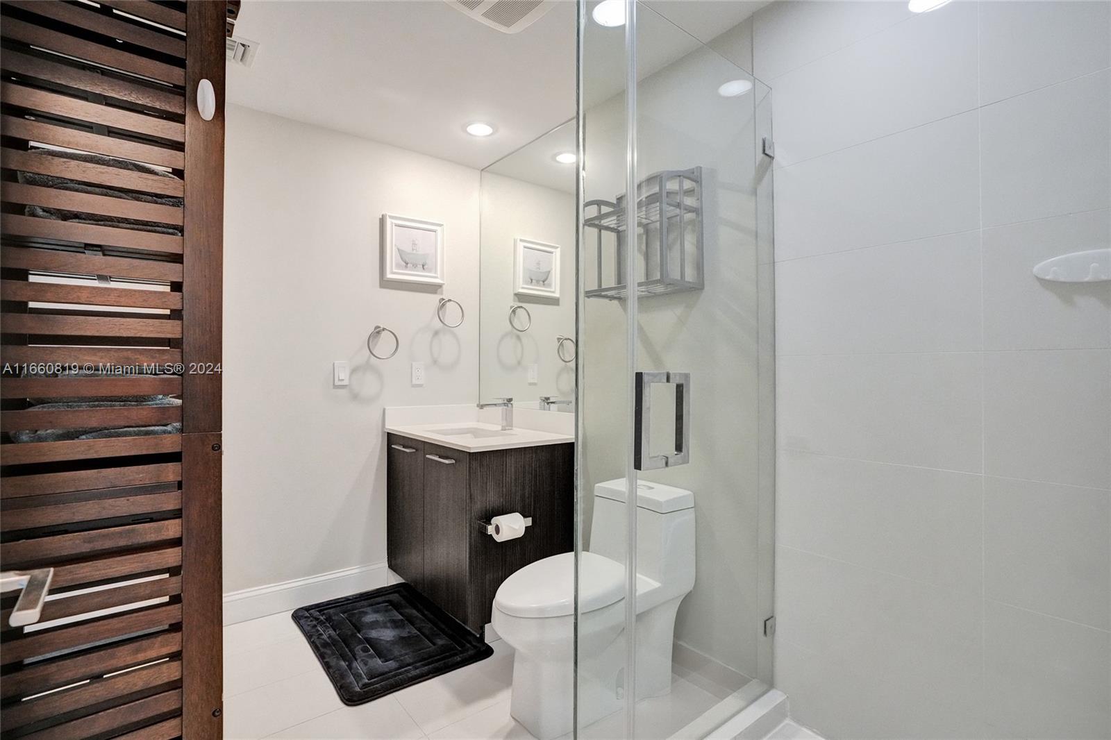 55 SW 9th St #2201, Miami FL 33130