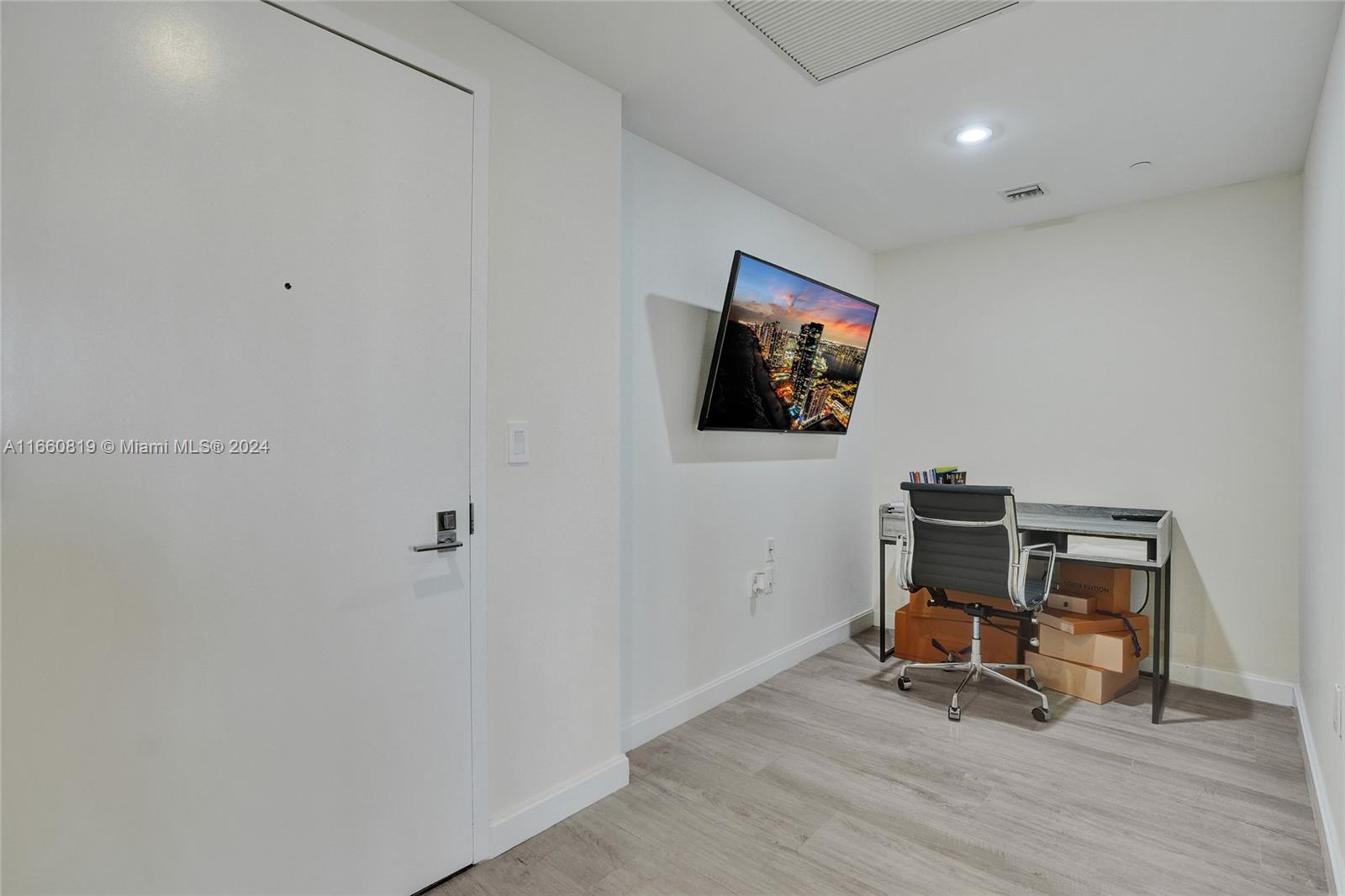 55 SW 9th St #2201, Miami FL 33130