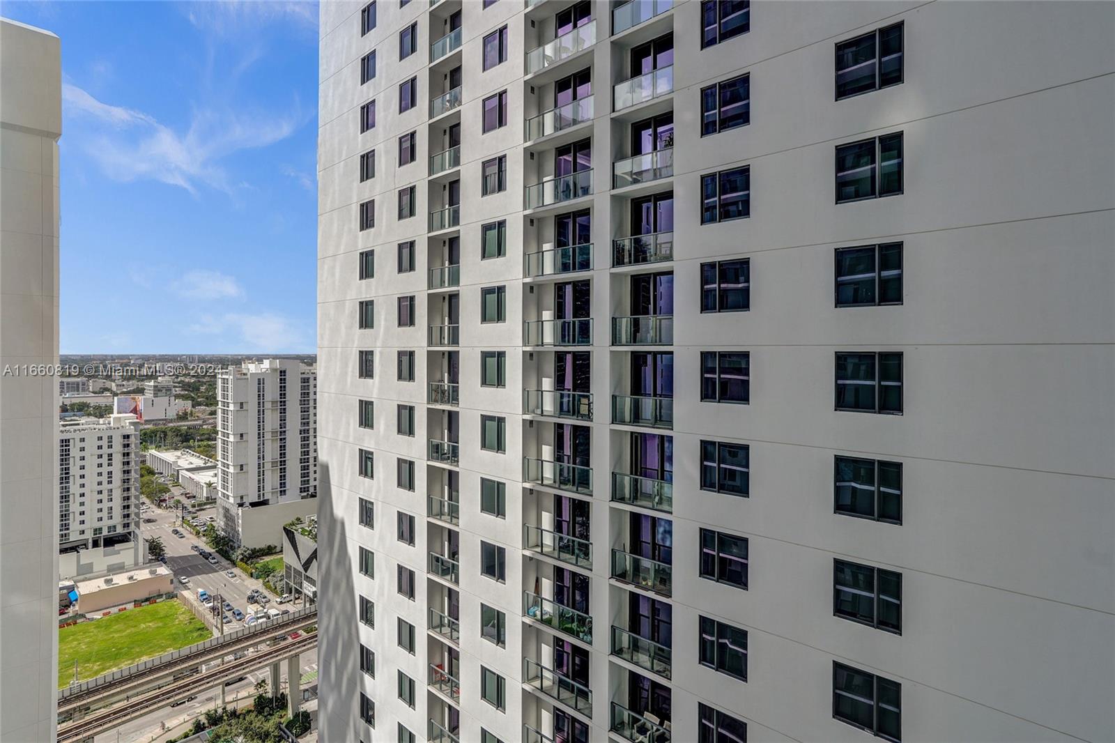 55 SW 9th St #2201, Miami FL 33130