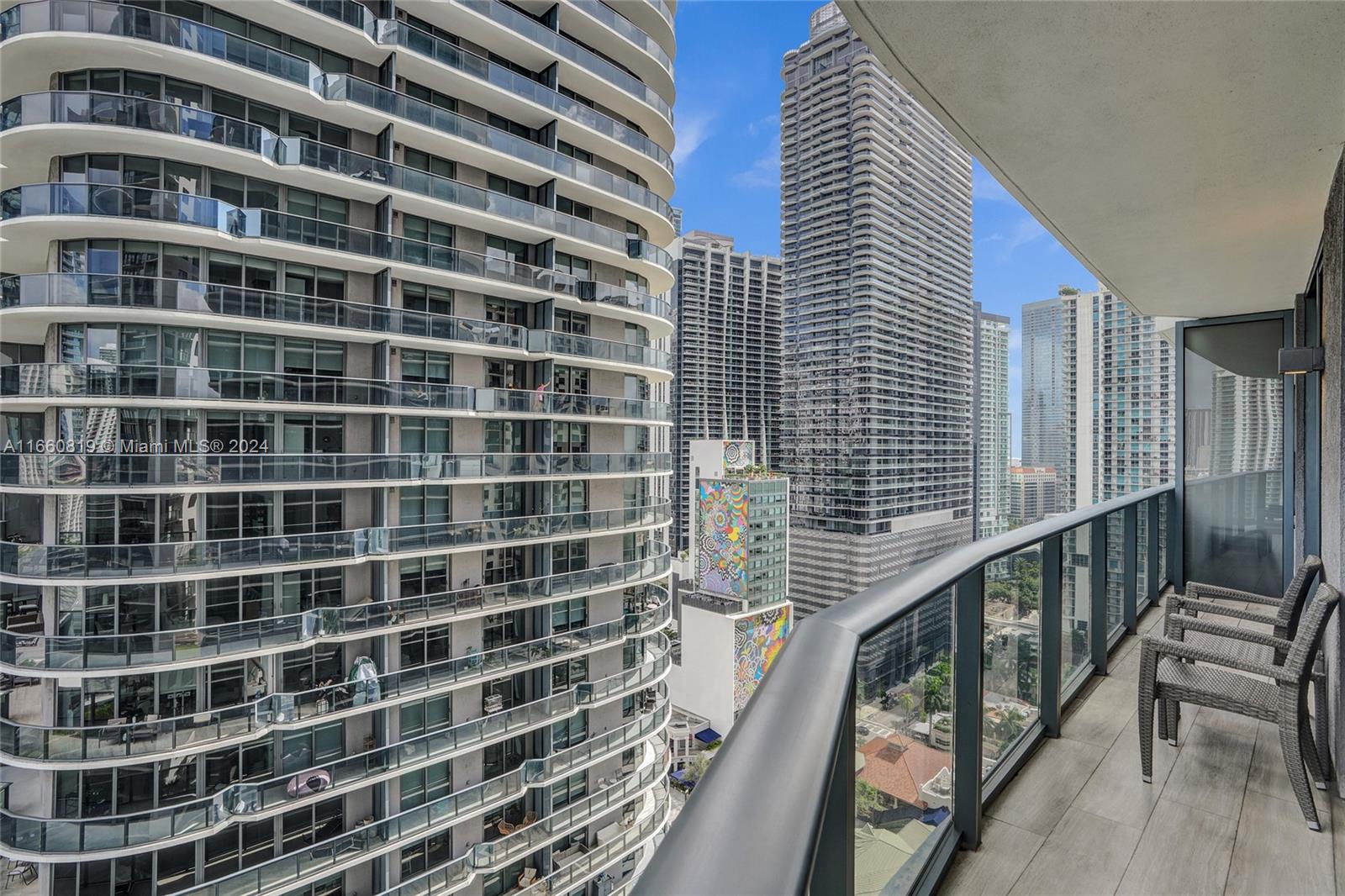 55 SW 9th St #2201, Miami FL 33130