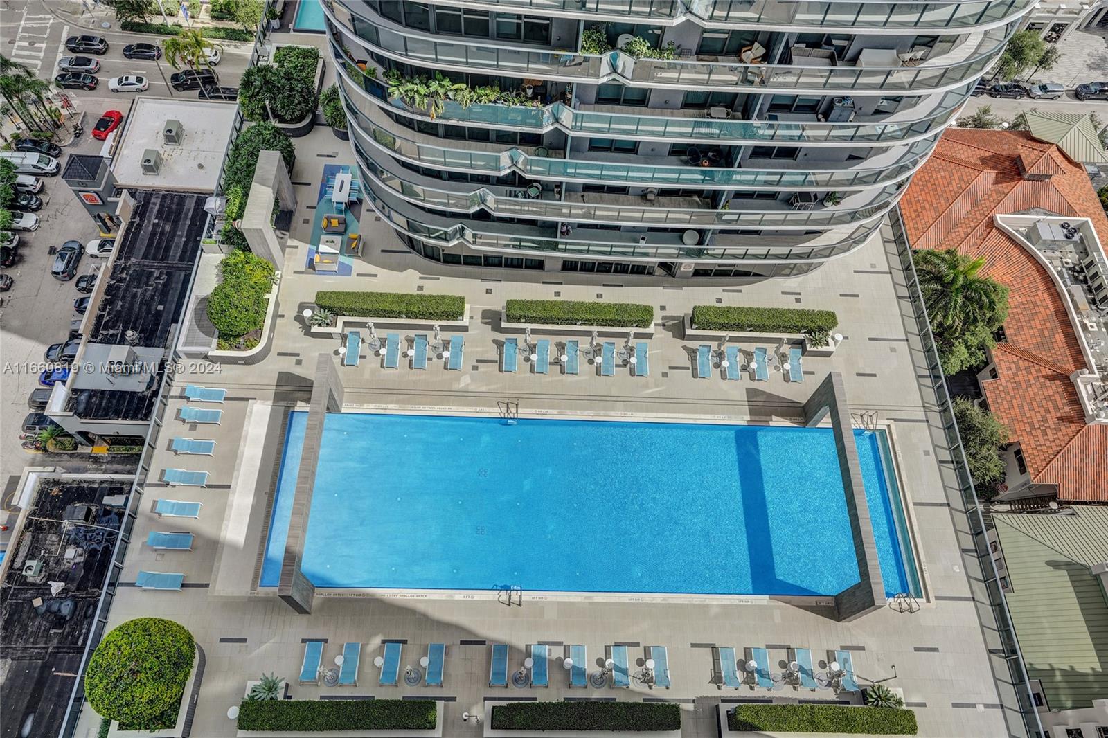 55 SW 9th St #2201, Miami FL 33130