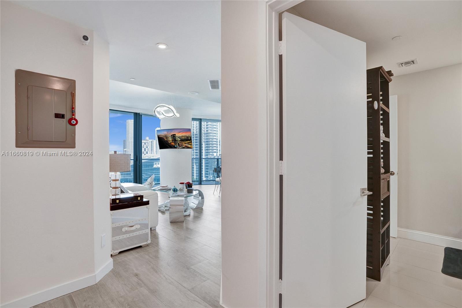 55 SW 9th St #2201, Miami FL 33130