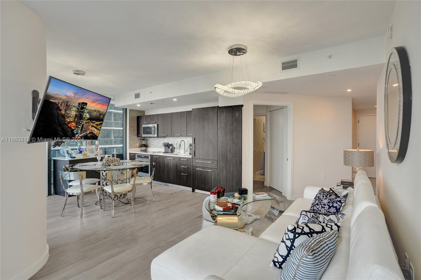 55 SW 9th St #2201, Miami FL 33130