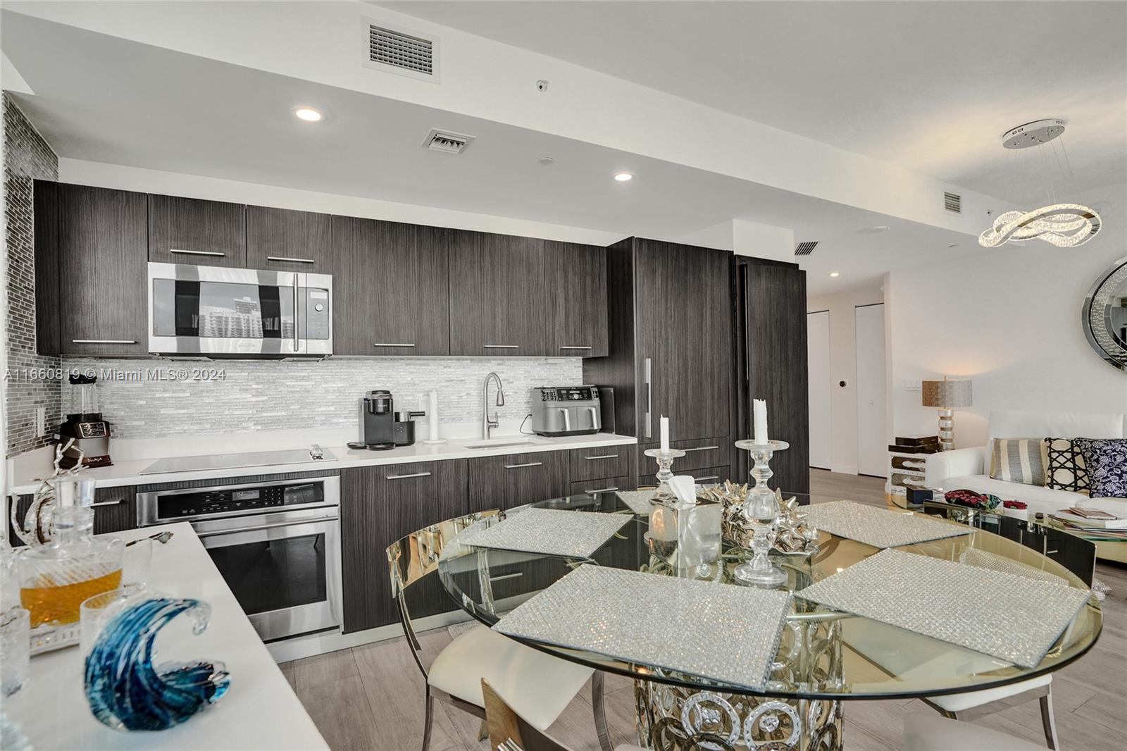 55 SW 9th St #2201, Miami FL 33130