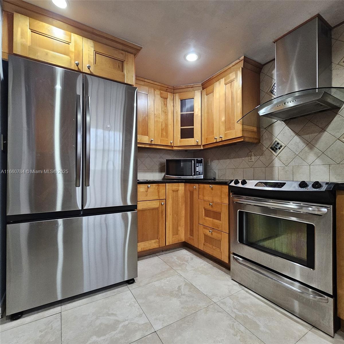 1182 W 37th Ter #11, Hialeah, Florida image 11