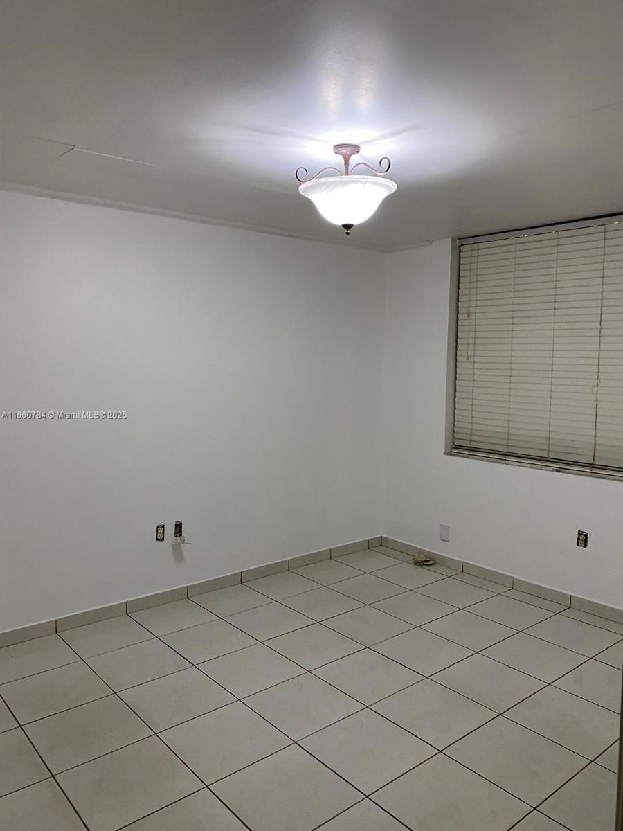 1182 W 37th Ter #11, Hialeah, Florida image 33