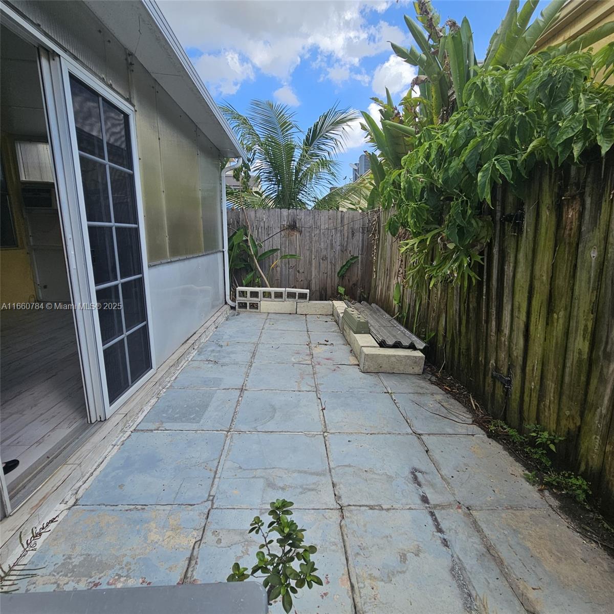 1182 W 37th Ter #11, Hialeah, Florida image 34