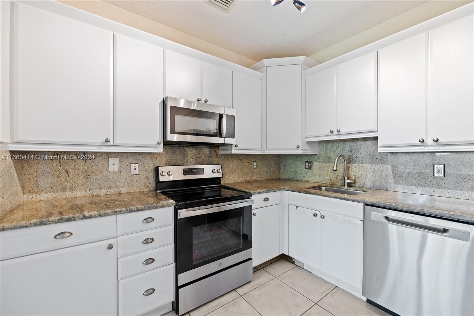 16819 SW 1st Mnr #16819, Pembroke Pines, Florida image 15