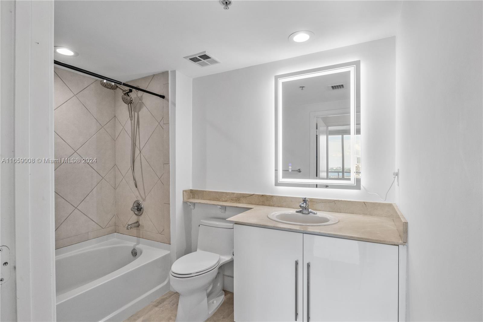 325 S Biscayne Blvd #3118, Miami FL 33131